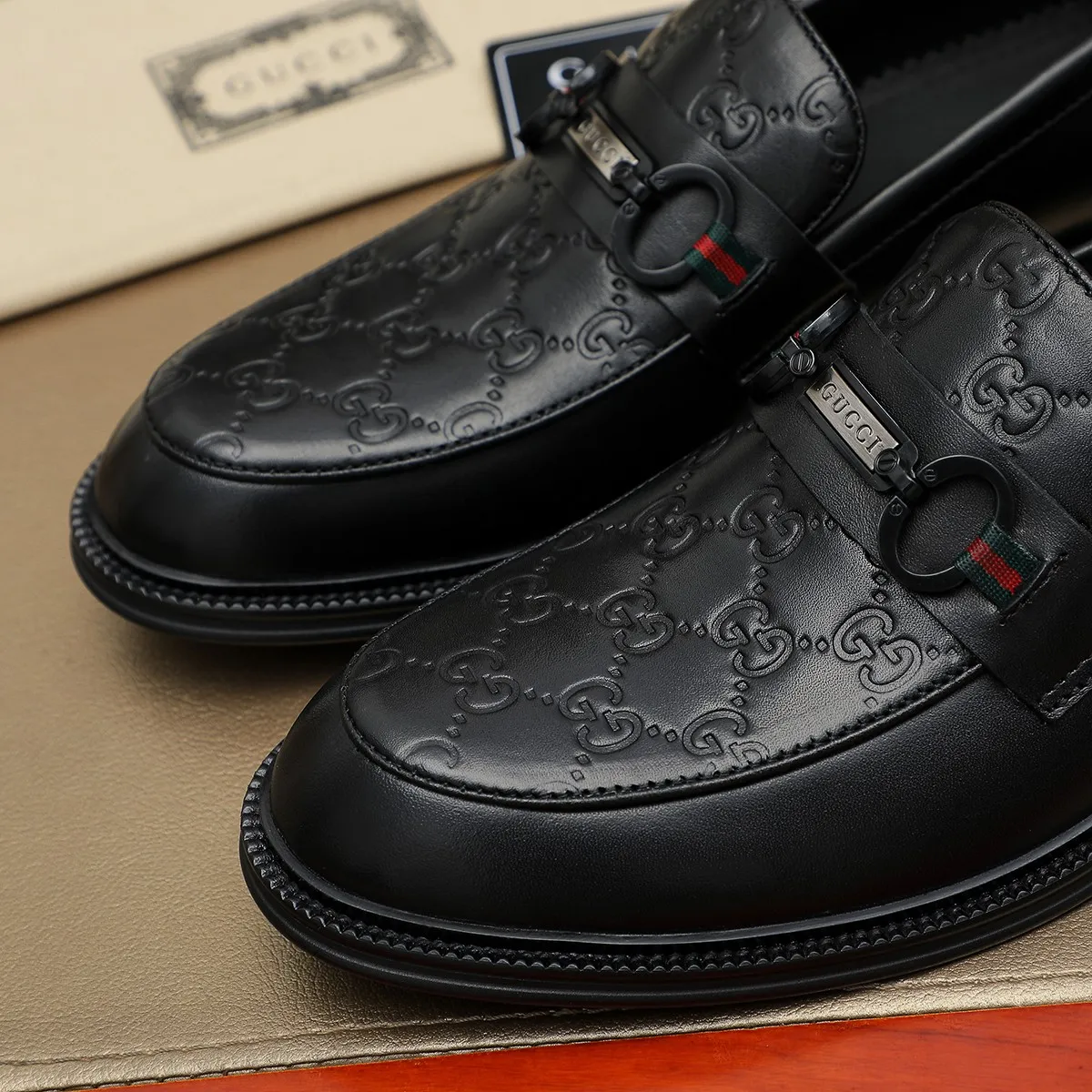 Men's shoes 💰460 💰💰Gucci official website men's business formal leather shoes update💥Hong Kong counters synchronize new styles💥completely one to one replica shipment👍zero difference in counter quality 0⃣️all made of imported first-layer cowhide on the outside with original hardware buckles➕water-dyed🐂leather lining production, color, code matching 39-44 (customized at 38.45.46)……